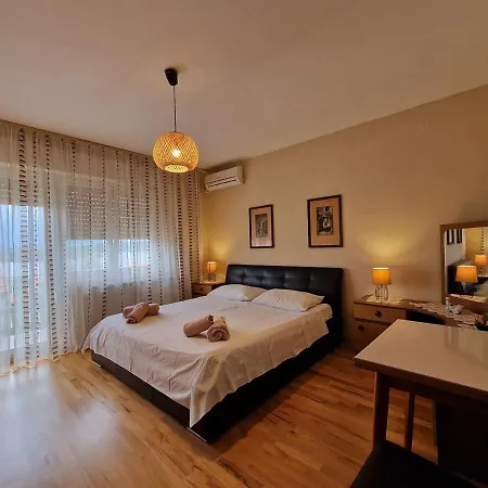 Drago For 4-5 Persons Apartman *